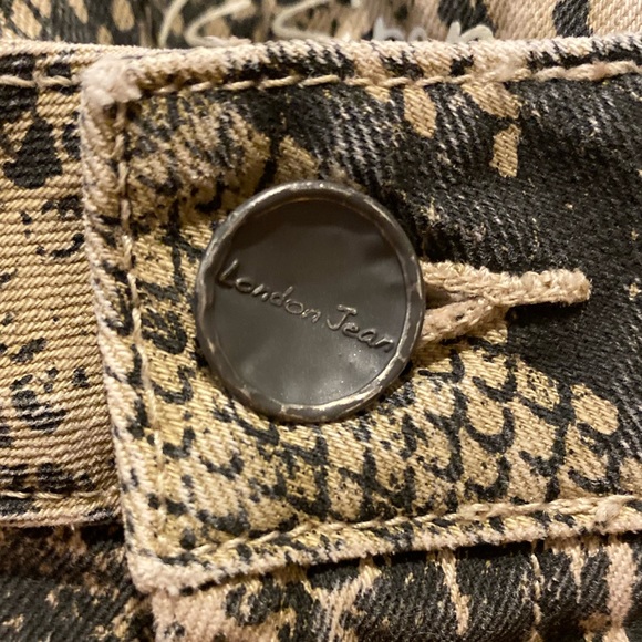 Snake Skin jeans from Victoria Secret - Picture 3 of 9